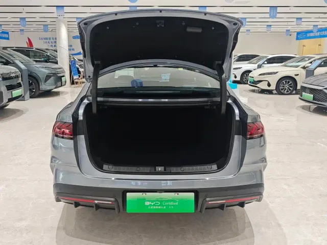 BYD Qin L — Фото автомобиля 15