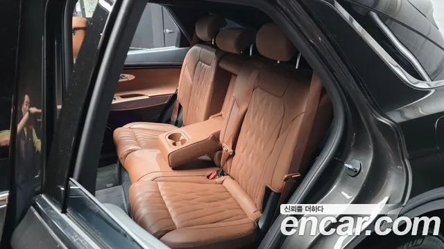 Genesis GV70 2.5T Бензин AWD — Фото автомобиля 12