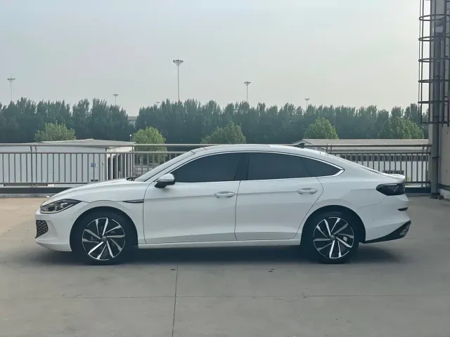 Volkswagen Lamando — Фото автомобиля 7