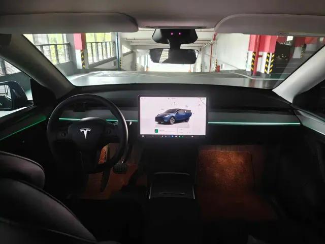 Tesla Model Y — Фото автомобиля 6