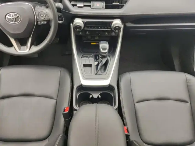 Toyota RAV4 — Фото автомобиля 16