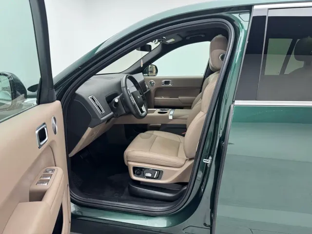 Li Auto L8 — Фото автомобиля 11