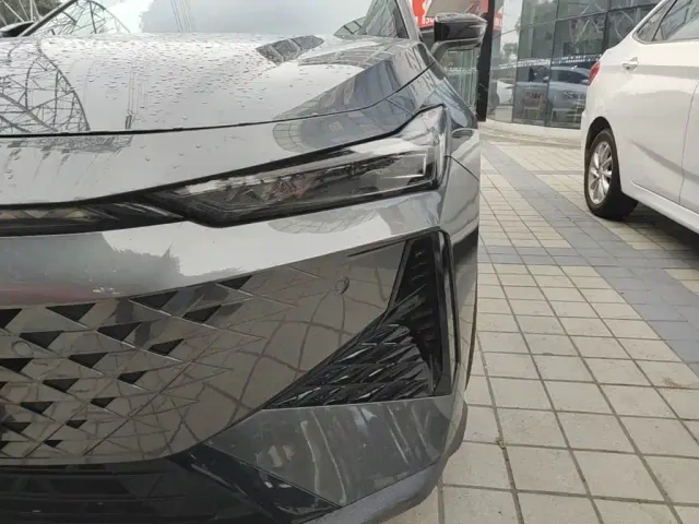 Changan UNI-V — Фото автомобиля 23