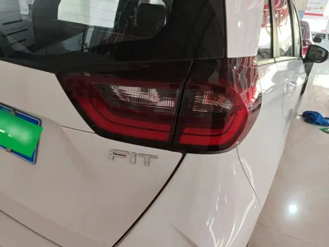 Honda Fit — Фото автомобиля 7