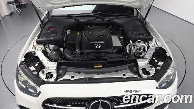 Mercedes-Benz E-Class — Фото автомобиля 6