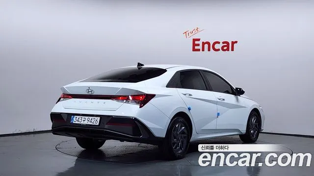 Hyundai Avante CN7 — Фото автомобиля 2