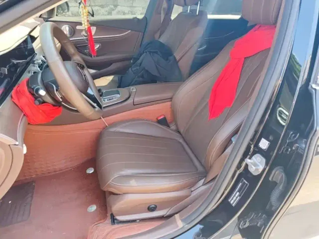 Mercedes-Benz E-Class — Фото автомобиля 14