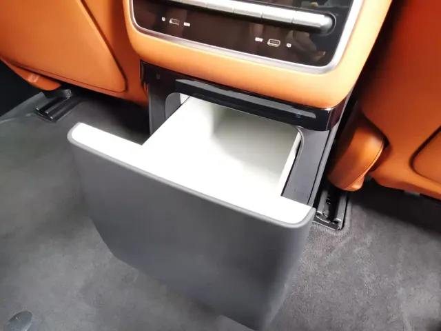 Li Auto L9 — Фото автомобиля 30