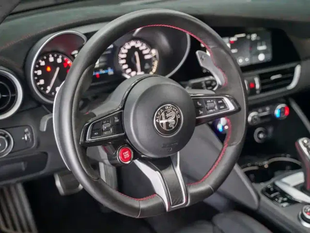 Alfa Romeo Giulia — Фото автомобиля 12