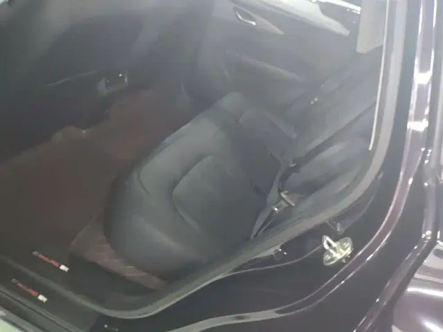 Wuling Starlight — Фото автомобиля 16