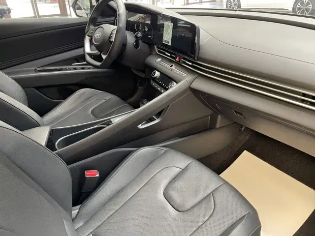 Hyundai Elantra — Фото автомобиля 20