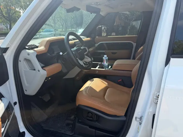 Land Rover Defender — Фото автомобиля 5