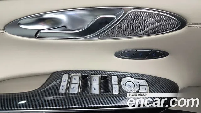 Genesis GV70 — Фото автомобиля 27
