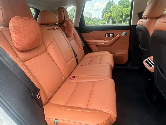 Leapmotor C10 — Фото автомобиля 10