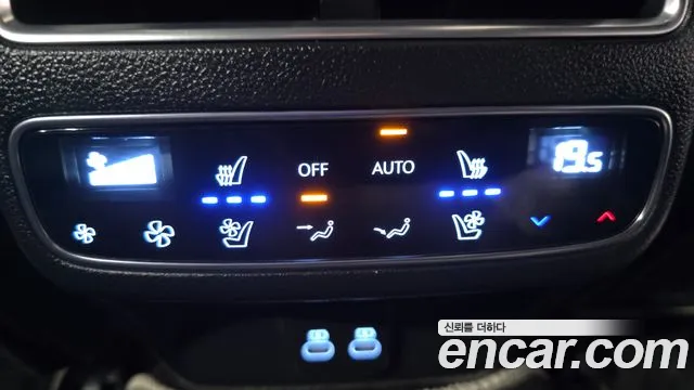 Genesis GV70 — Фото автомобиля 25