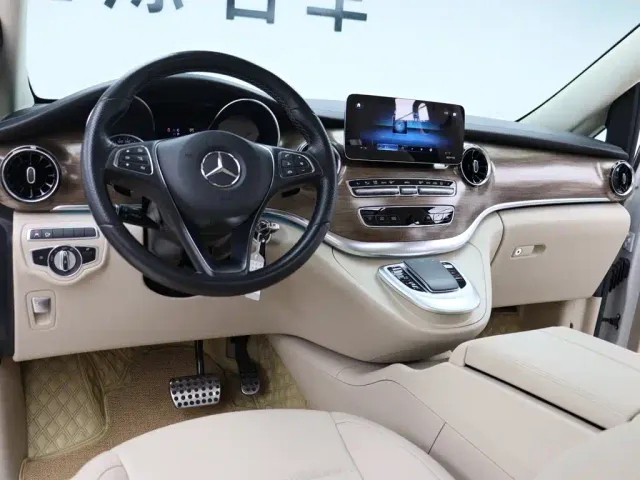 Mercedes-Benz V-Class — Фото автомобиля 9