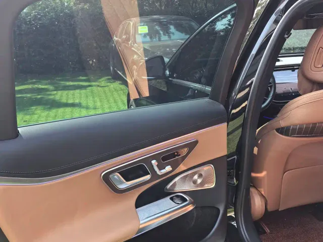 Mercedes-Benz E-Class — Фото автомобиля 8