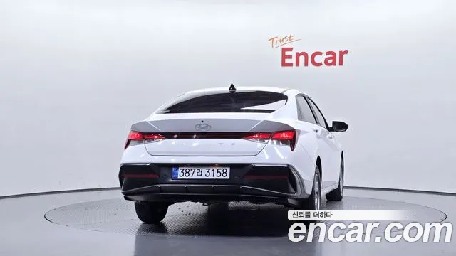 Hyundai Avante — Фото автомобиля 4