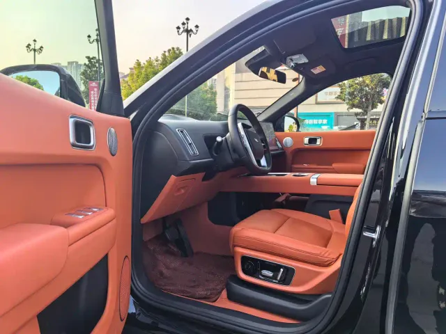Li Auto L9 — Фото автомобиля 4