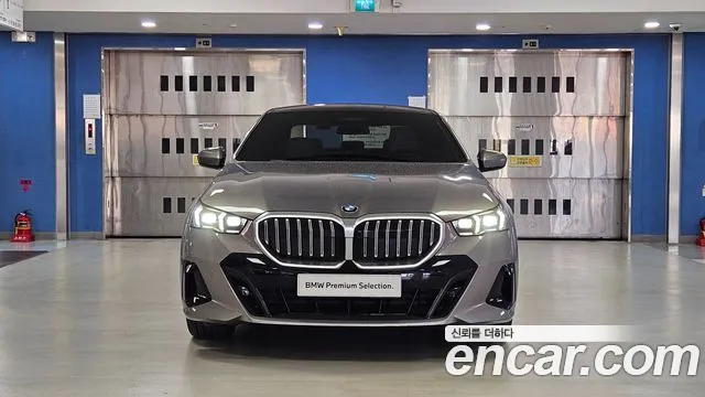 BMW 5 Series — Фото автомобиля 3