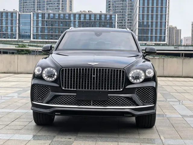Bentley Bentayga — Фото автомобиля 2