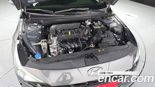 Hyundai Avante CN7 — Фото автомобиля 5