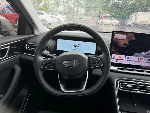 Geely Emgrand — Фото автомобиля 11