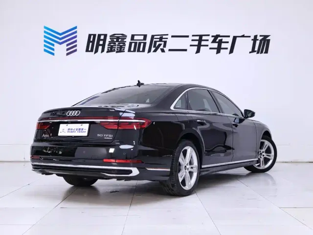 Audi A8 — Фото автомобиля 7