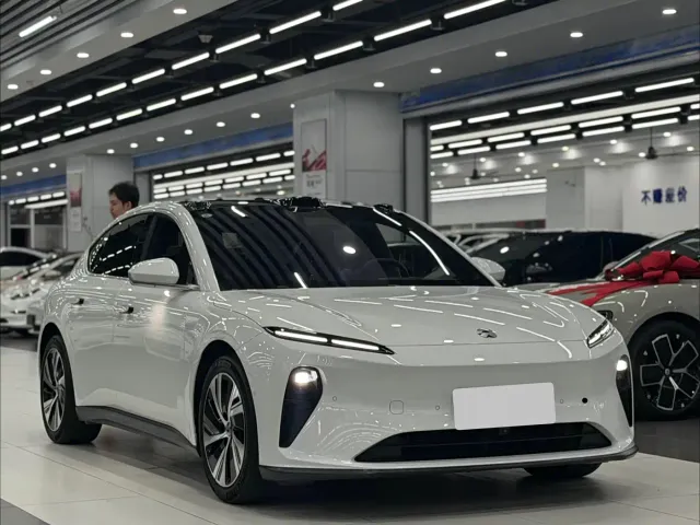 Nio ET5 — Фото автомобиля 3