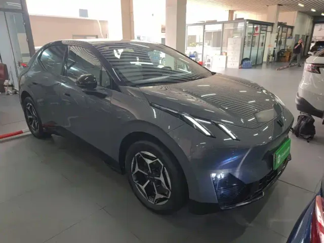 Lynk & Co Z20 — Фото автомобиля 3