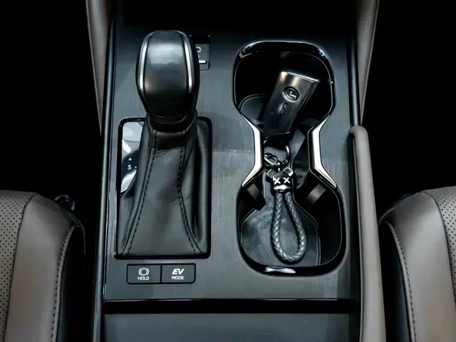 Lexus ES — Фото автомобиля 20