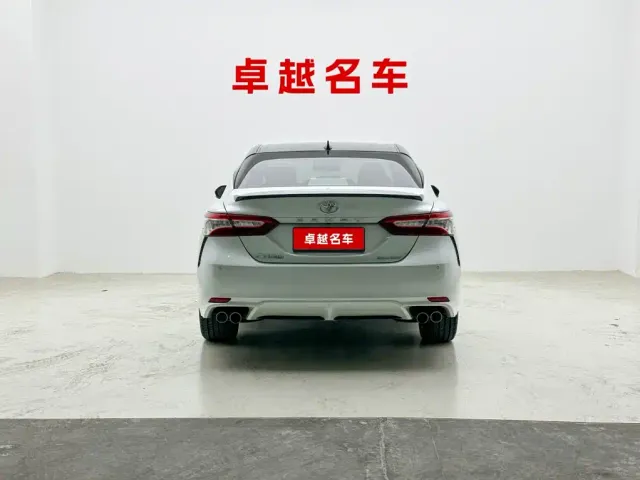 Toyota Camry — Фото автомобиля 3