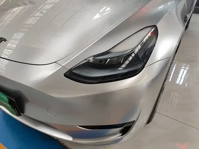 Tesla Model Y — Фото автомобиля 23