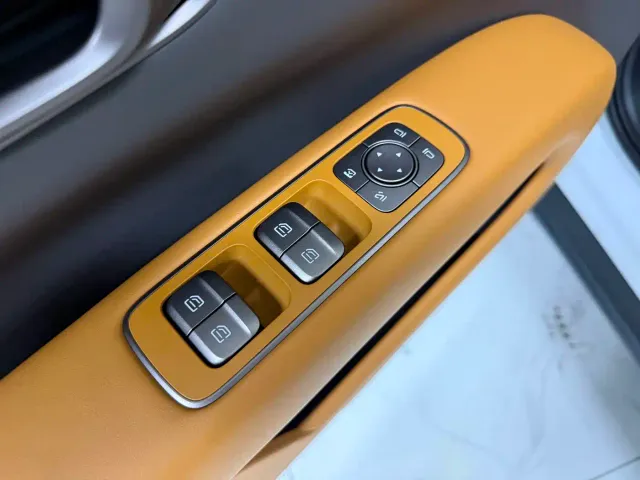 Li Auto i6 — Фото автомобиля 9
