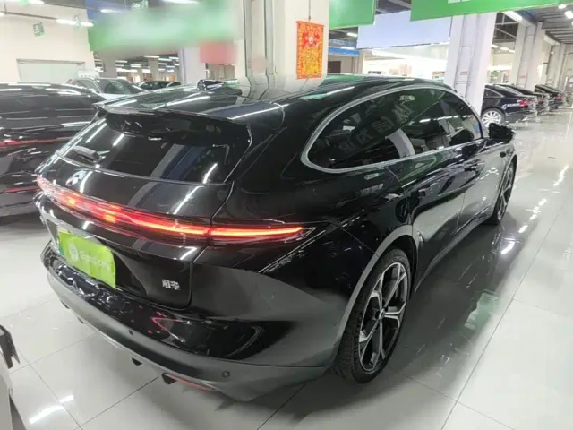 Nio ET5 Touring — Фото автомобиля 6