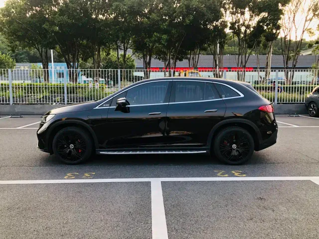 Mercedes-Benz EQE SUV — Фото автомобиля 4