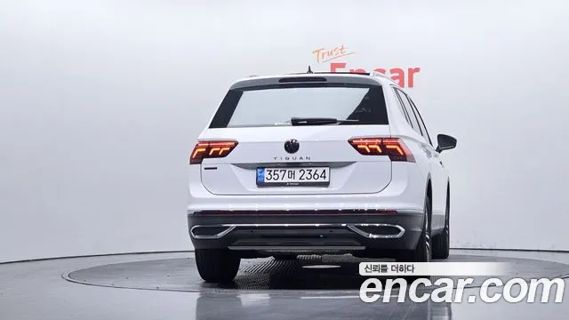 Volkswagen Tiguan — Фото автомобиля 4
