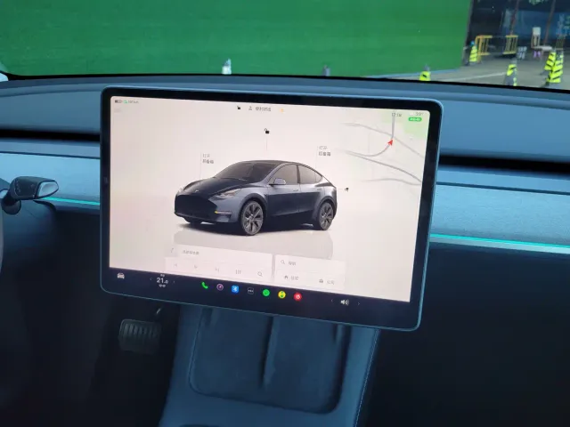 Tesla Model Y — Фото автомобиля 15