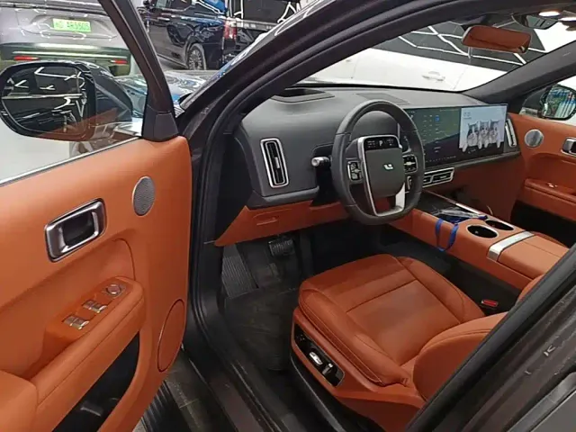 Li Auto L7 — Фото автомобиля 15