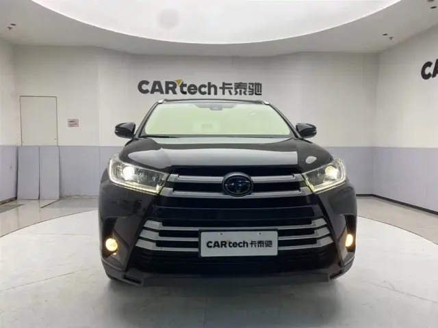 Toyota Highlander — Фото автомобиля 4