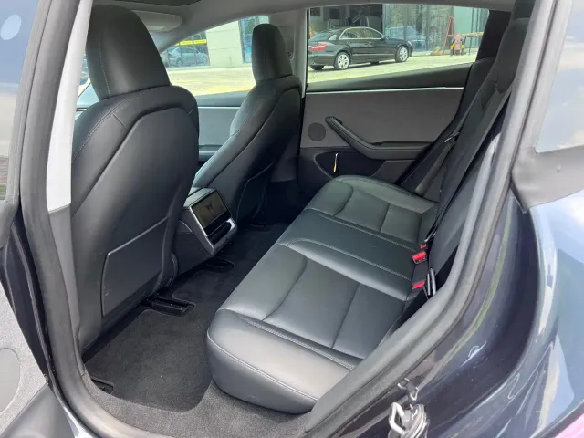 Tesla Model 3 — Фото автомобиля 7