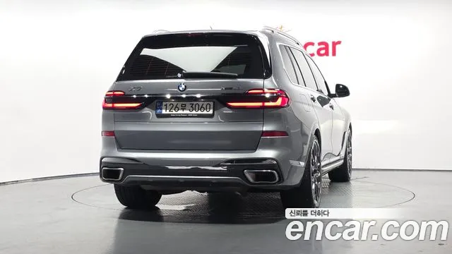 BMW X7 — Фото автомобиля 3