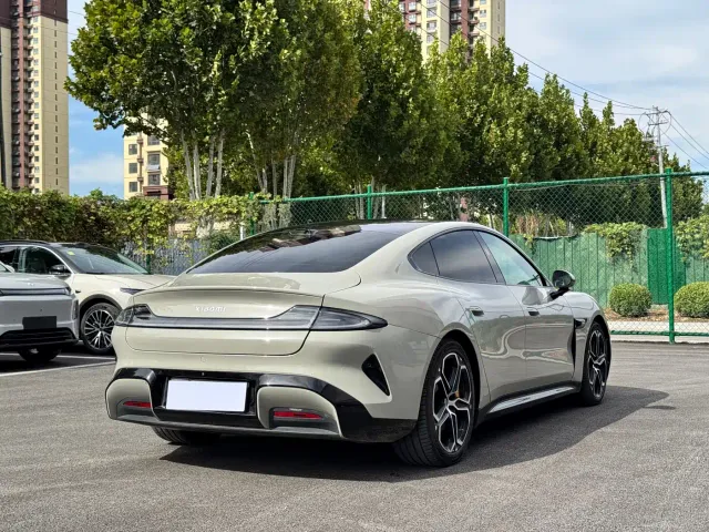 Xiaomi SU7 — Фото автомобиля 5