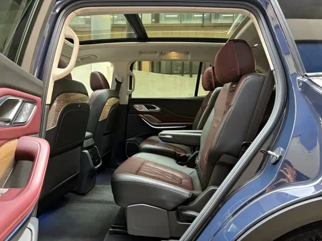 Hongqi HS7 — Фото автомобиля 10