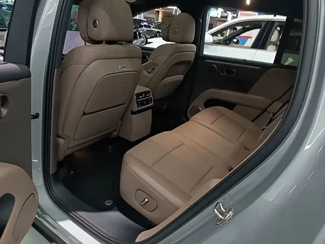 Li Auto i6 — Фото автомобиля 16