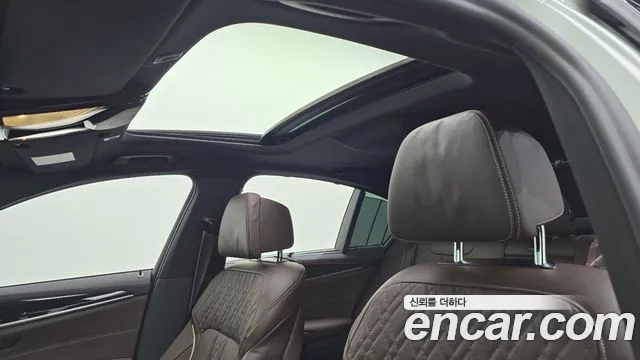 BMW 5 Series G30 — Фото автомобиля 21