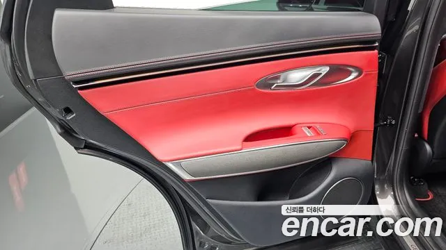 Genesis GV70 — Фото автомобиля 14