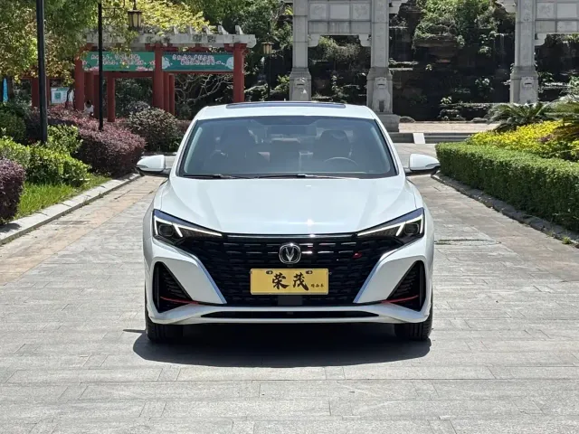 Changan Eado — Фото автомобиля 2