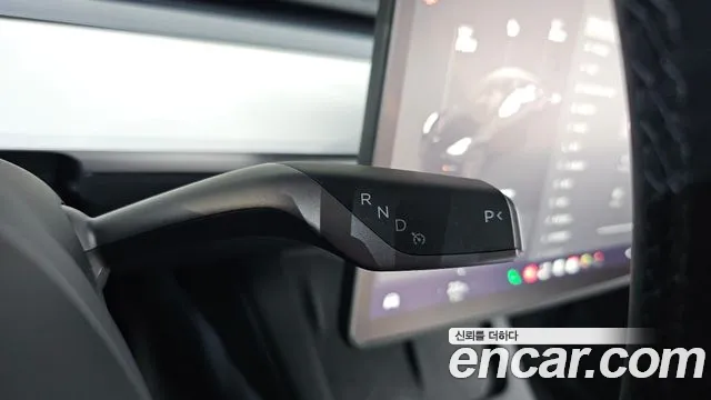 Tesla Model Y — Фото автомобиля 12