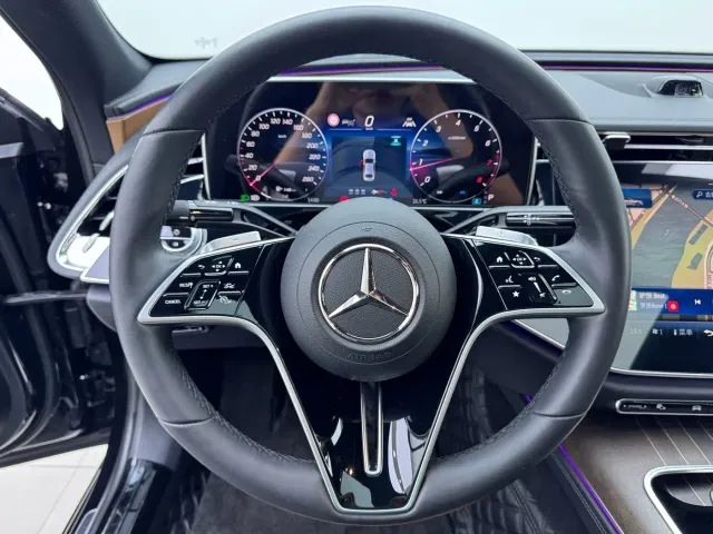 Mercedes-Benz E-Class — Фото автомобиля 11